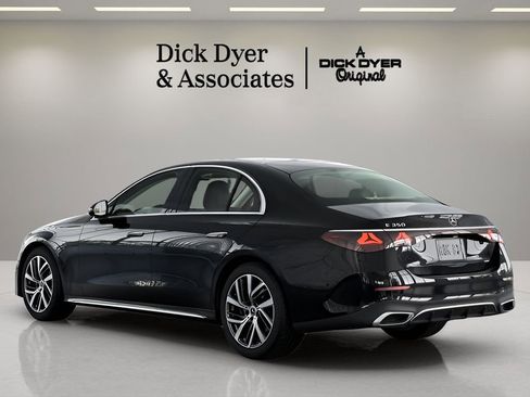 Used 2025 Mercedes-Benz E 350 Sedan image 24