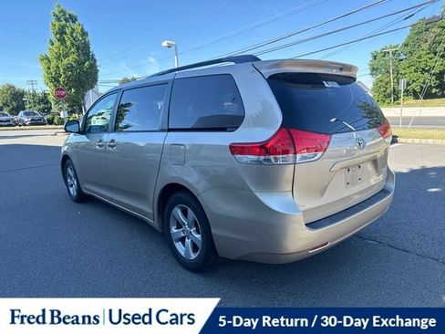 Used 2014 Toyota Sienna LE FWD image 12