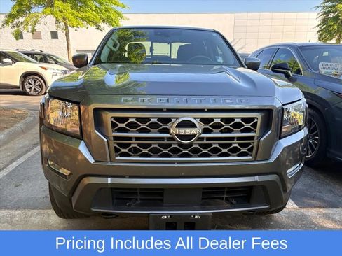 Used 2023 Nissan Frontier SV w/ Technology Package AWD/4WD image 3