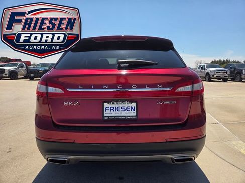 Used 2016 Lincoln MKX Reserve w/ Technology Package FWD image 5