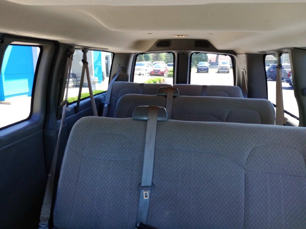 Used 2017 Chevrolet Express 2500 LS RWD image 21