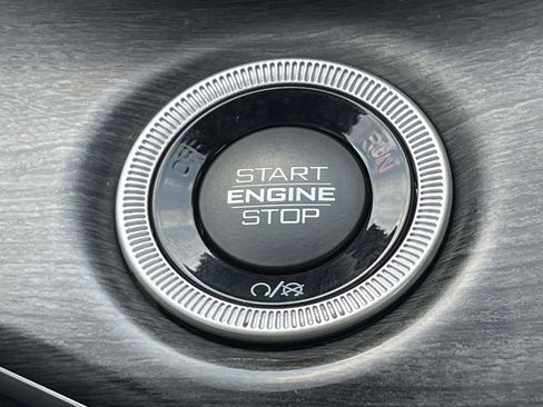 Certified 2022 Jeep Grand Cherokee Overland AWD/4WD image 35
