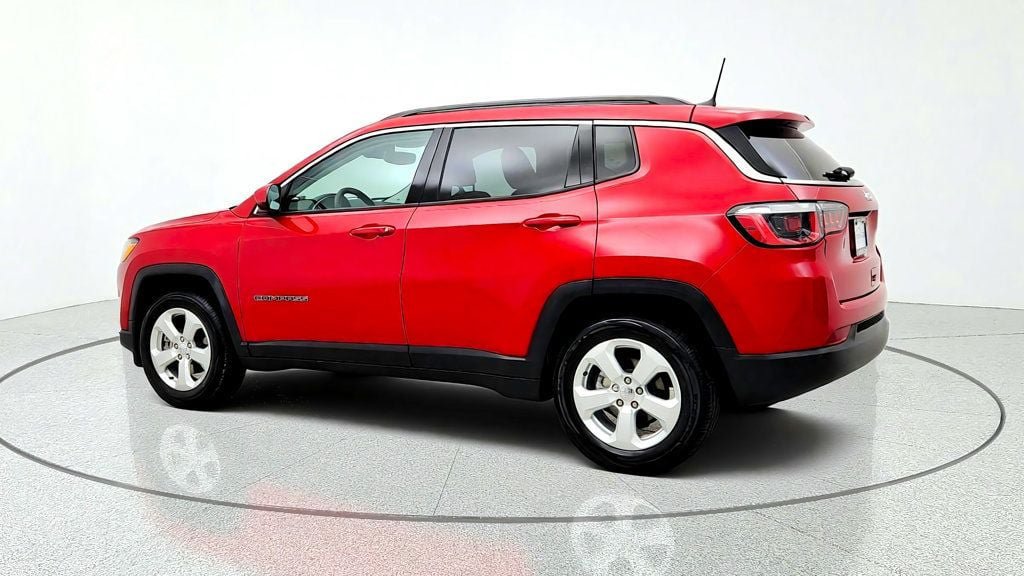 Used 2019 Jeep Compass Latitude FWD image 7
