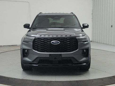 Used 2025 Ford Explorer ST-Line w/ Premium Package RWD image 2