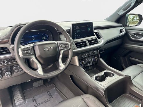 Used 2024 Chevrolet Tahoe Z71 w/ Luxury Package AWD/4WD image 18