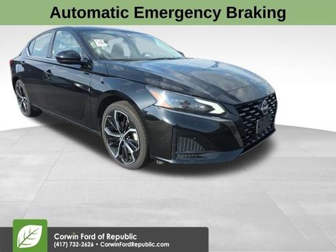 Used 2025 Nissan Altima 2.5 SR image 4