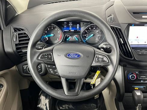 Used 2017 Ford Escape SE w/ Equipment Group 201A image 7