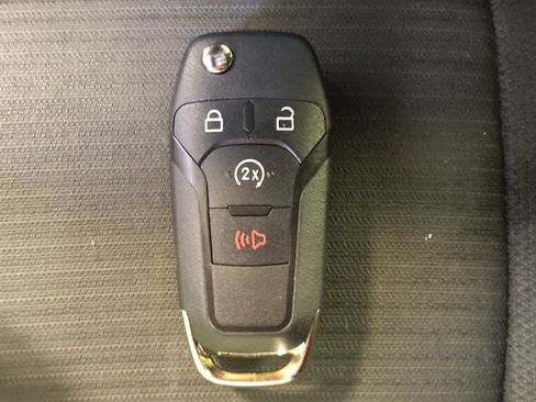 Used 2015 Ford F150 XLT w/ Equipment Group 302A Luxury image 32