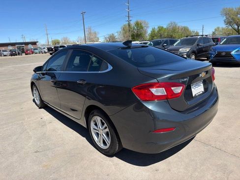 Used 2017 Chevrolet Cruze LT w/ Convenience Package image 5