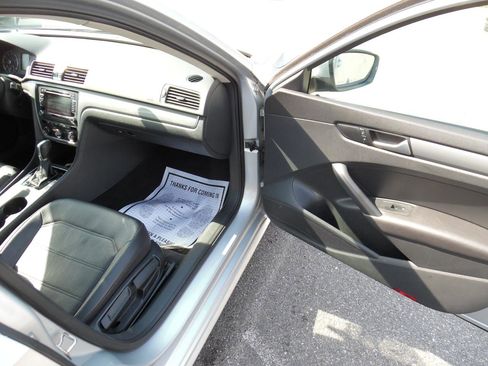 Used 2015 Volkswagen Passat 1.8T Limited Edition FWD image 21