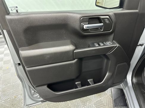 Used 2023 Chevrolet Silverado 1500 Custom image 11