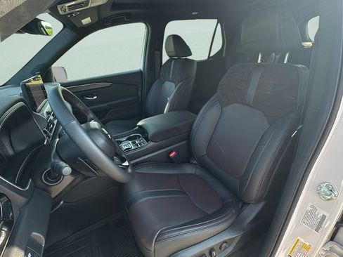 Certified 2026 Honda Pilot Black Edition image 13