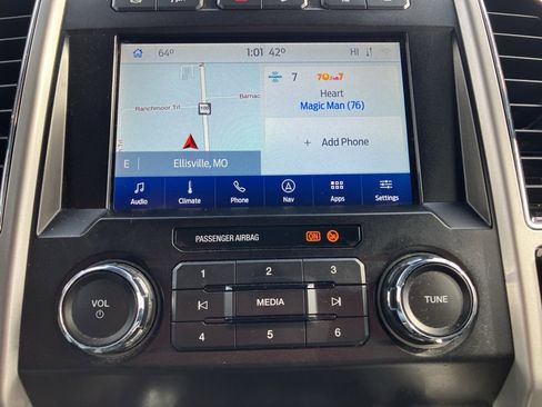 Used 2020 Ford F350 Lariat w/ Chrome Package image 18