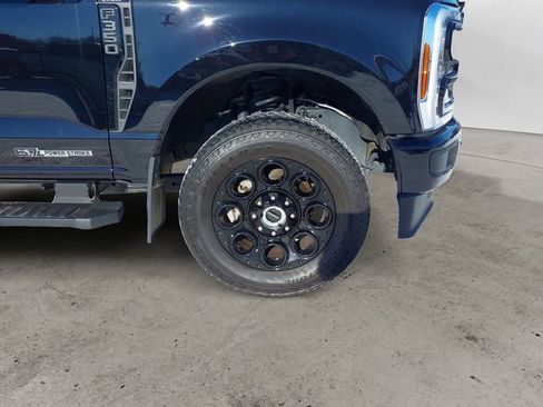 Certified 2025 Ford F350 Lariat w/ Black Appearance Package image 14