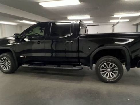 Used 2022 GMC Sierra 1500 AT4 w/ AT4 Preferred Package AWD/4WD image 6