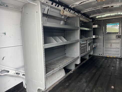 Used 2018 GMC Savana 2500 Extended RWD image 16