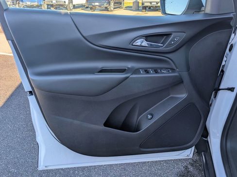 Used 2024 Chevrolet Equinox LT image 8