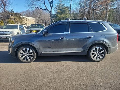 Used 2022 Kia Telluride S image 6