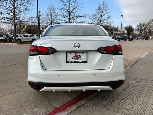 Used 2025 Nissan Versa SV image 7