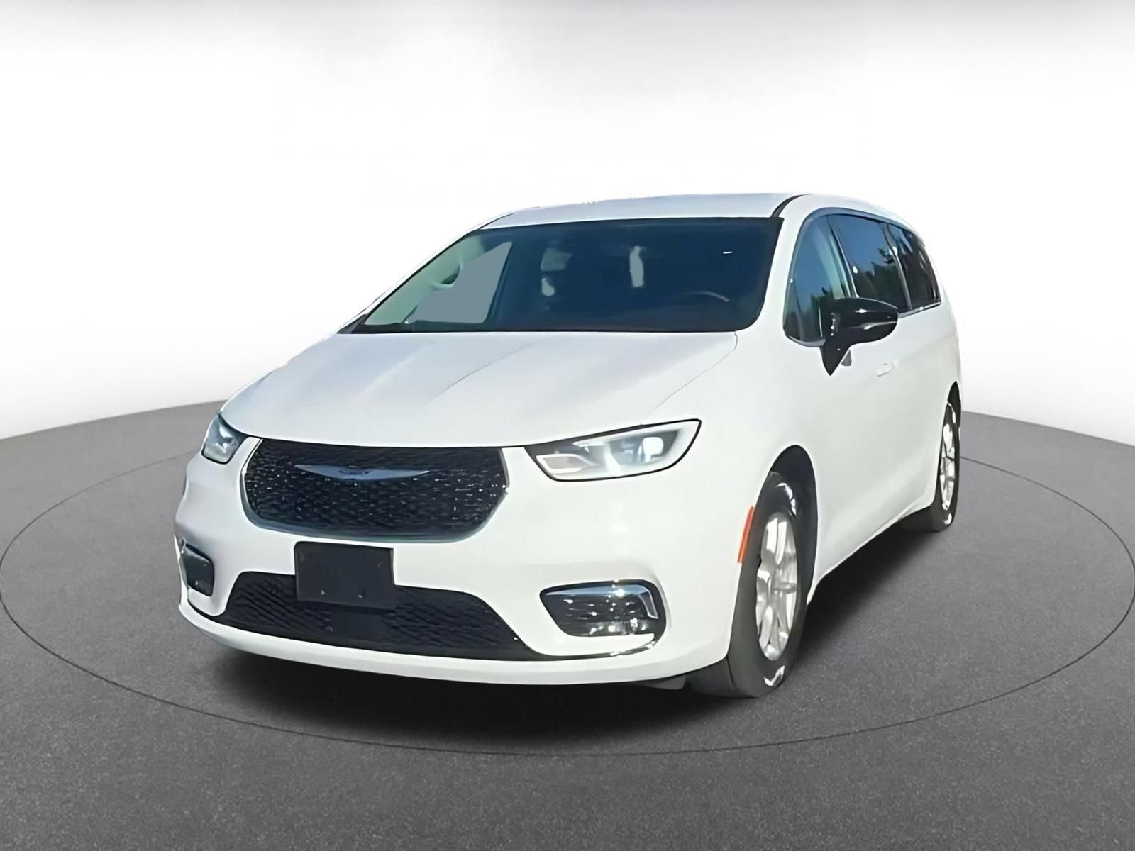 Used 2024 Chrysler Pacifica Touring-L FWD image 6