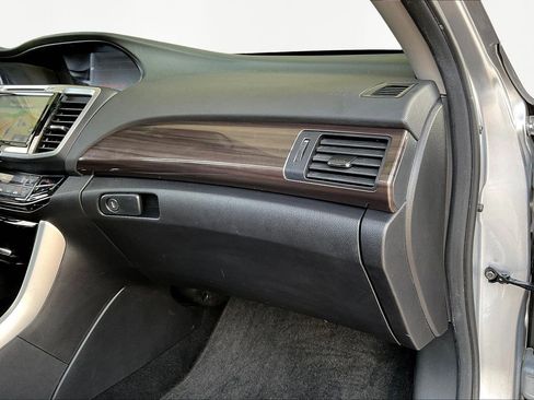 Used 2017 Honda Accord Touring image 26
