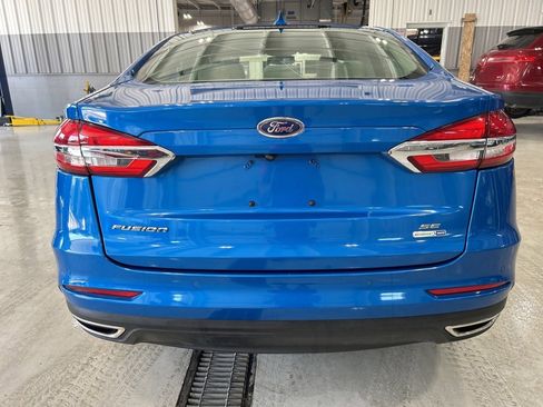 Used 2020 Ford Fusion SE image 9