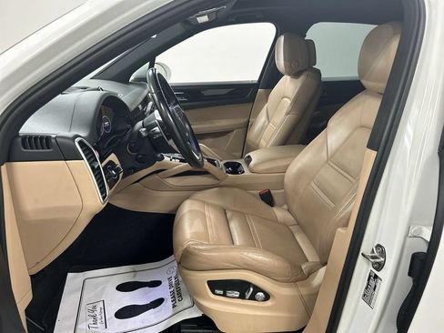 Used 2019 Porsche Cayenne AWD/4WD image 9