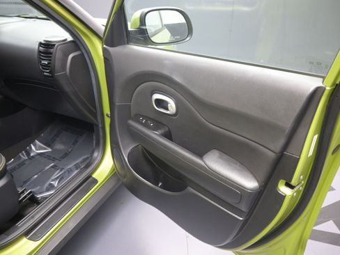 Used 2015 Kia Soul + image 21