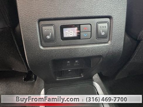 Used 2023 Mitsubishi Outlander SEL image 40