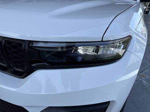 Used 2024 Jeep Grand Cherokee Altitude image 5