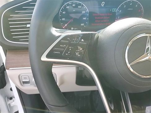 Used 2024 Mercedes-Benz GLE 450 4MATIC image 16