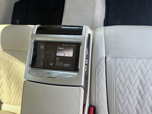 Used 2020 BMW 745e xDrive AWD/4WD image 19