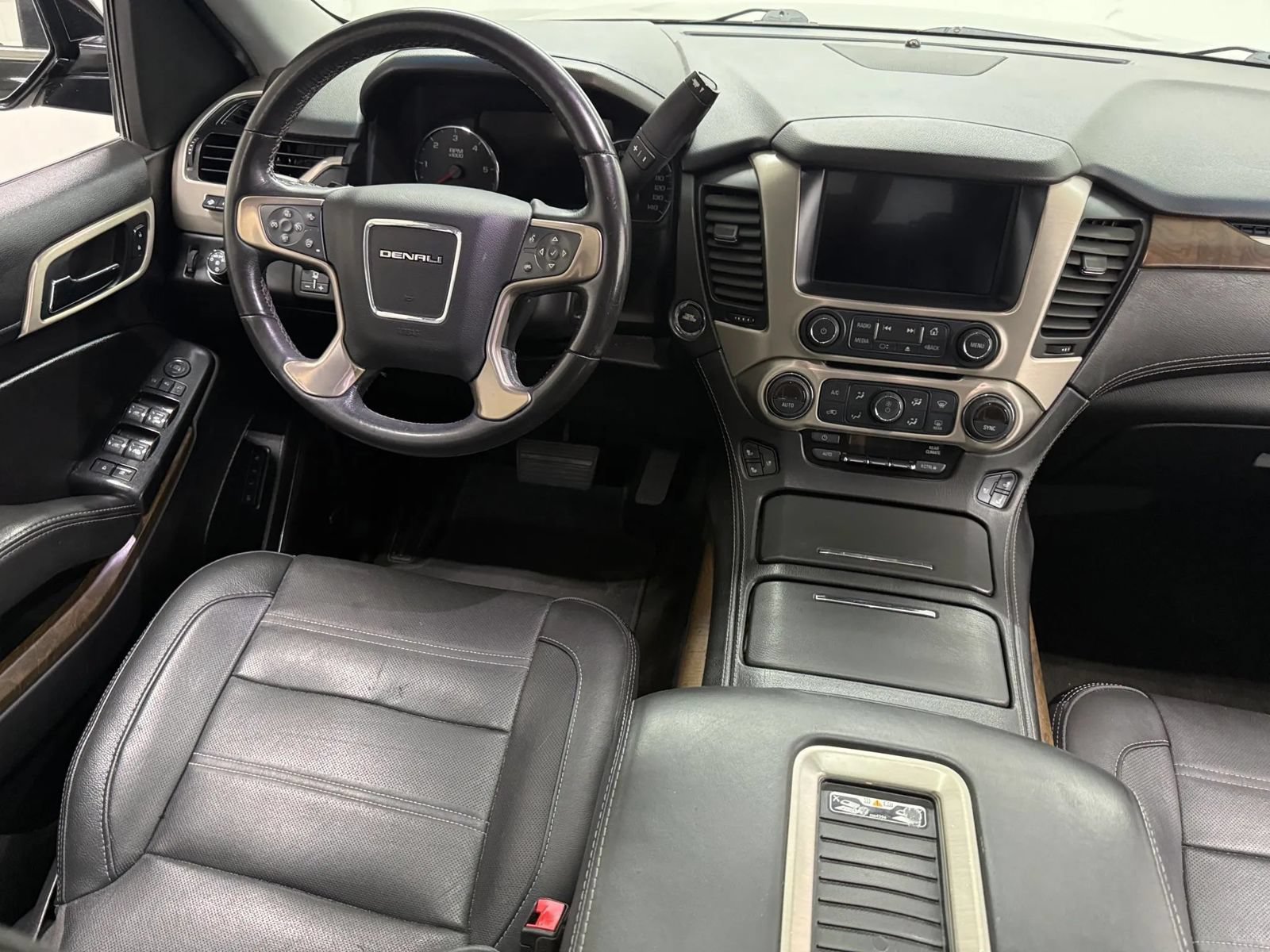 Used 2018 GMC Yukon Denali w/ Open Road Package RWD image 10