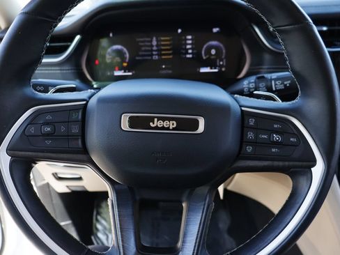 Used 2021 Jeep Grand Cherokee L Limited w/ MOPAR Finishing Package RWD image 11