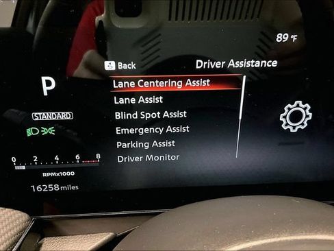 Used 2025 Nissan Kicks SR w/ SR Premium Package FWD image 37