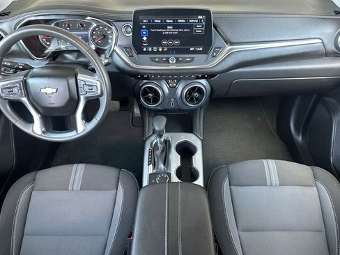 Used 2025 Chevrolet Blazer LT AWD/4WD image 3
