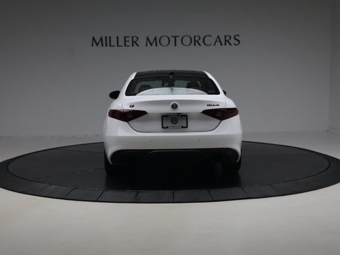 Used 2023 Alfa Romeo Giulia Estrema AWD/4WD image 6