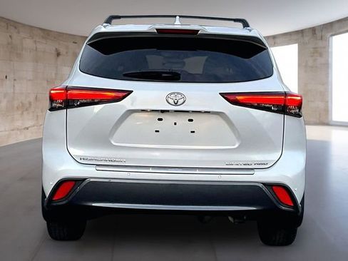 Used 2023 Toyota Highlander Limited AWD/4WD image 6