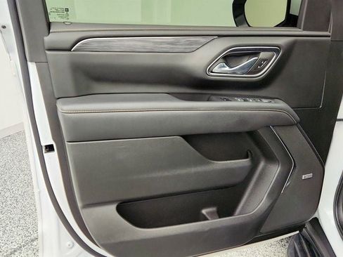 Used 2023 GMC Yukon SLT image 11