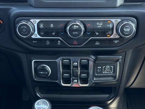 Used 2021 Jeep Gladiator Sport AWD/4WD image 23