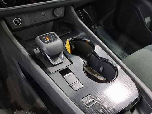 Used 2023 Nissan Rogue S image 16