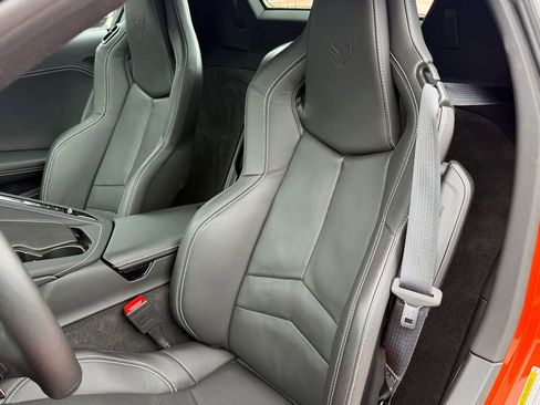 Used 2025 Chevrolet Corvette Stingray Preferred Conv w/ Stealth Interior Trim Package RWD image 7