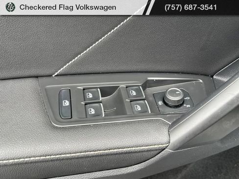 Used 2023 Volkswagen Tiguan SE R-Line FWD image 15