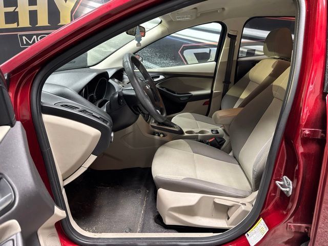 Used 2014 Ford Focus SE FWD image 4