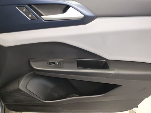 Used 2022 Volkswagen Taos SE image 10