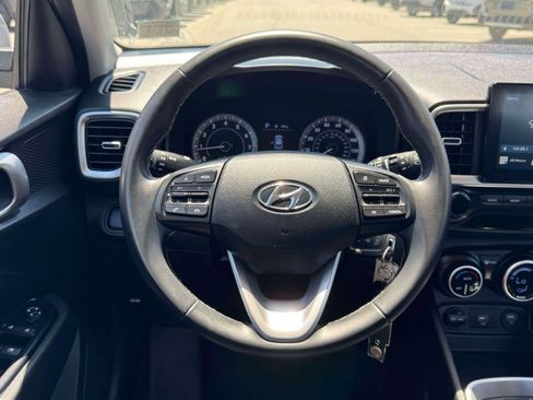 Used 2021 Hyundai Venue SEL FWD image 32