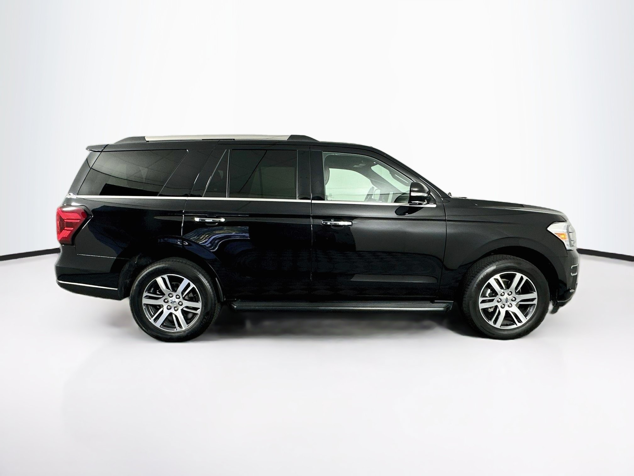 Used 2024 Ford Expedition Limited RWD image 10
