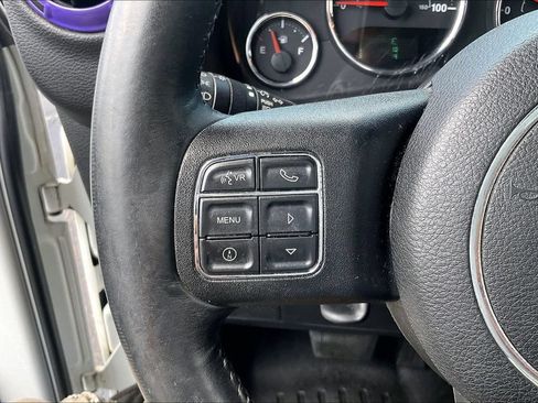 Used 2015 Jeep Wrangler Unlimited Sahara w/ Connectivity Group AWD/4WD image 17