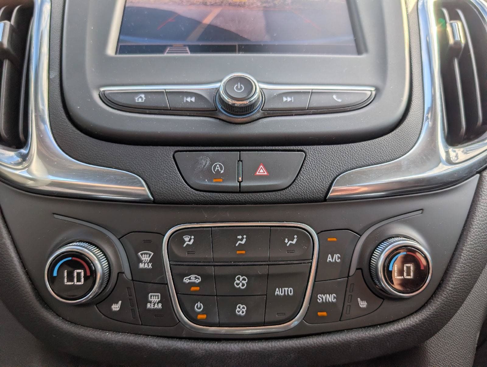 Used 2024 Chevrolet Equinox LT AWD/4WD image 16