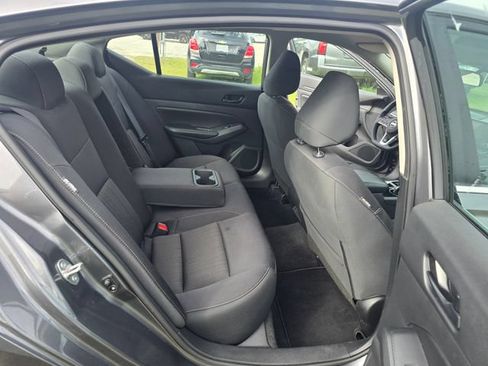 Used 2024 Nissan Altima 2.5 SV FWD image 32